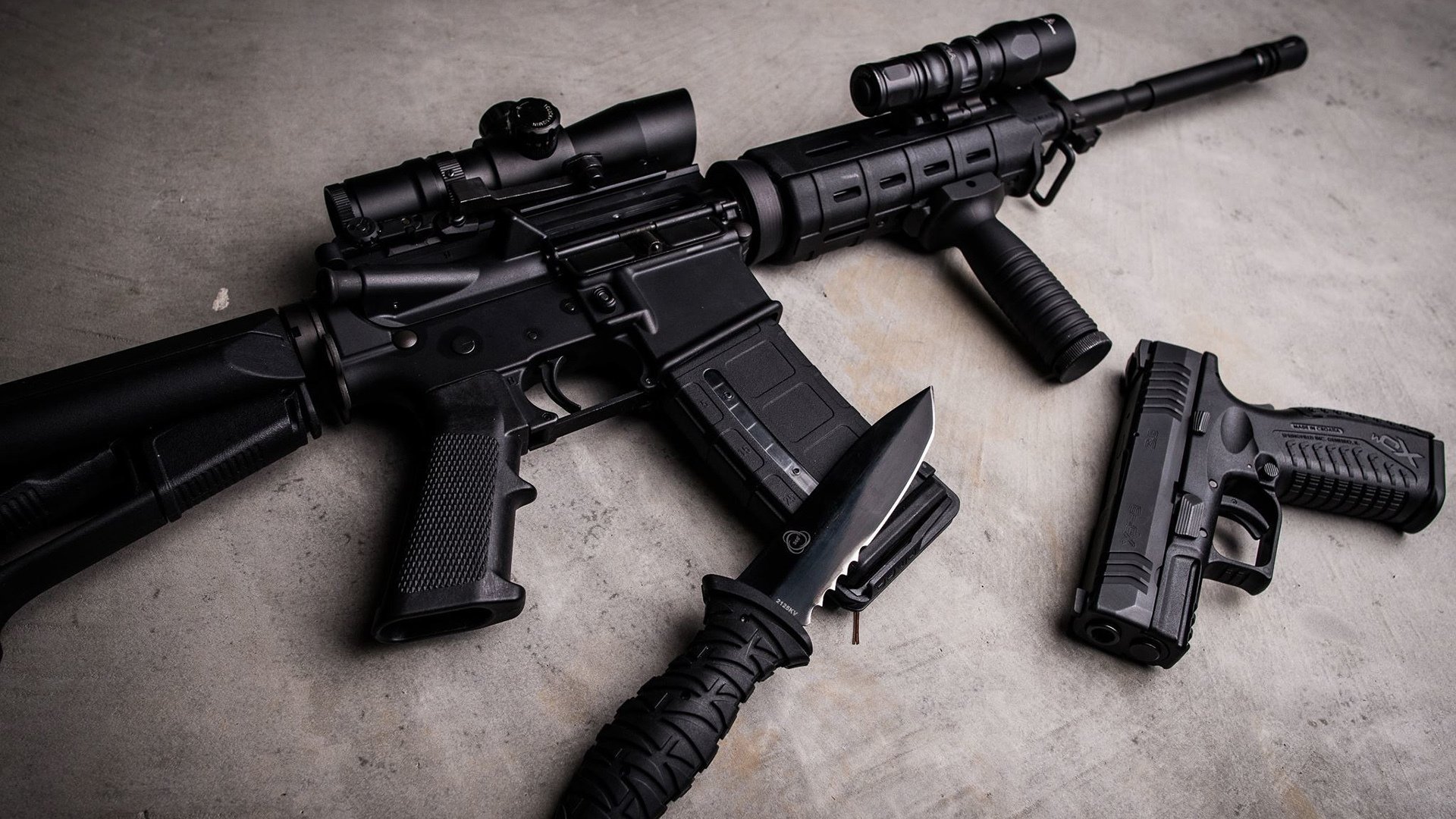 埃夫内普尔在男子公路赛中再次夺金，埃费内普尔