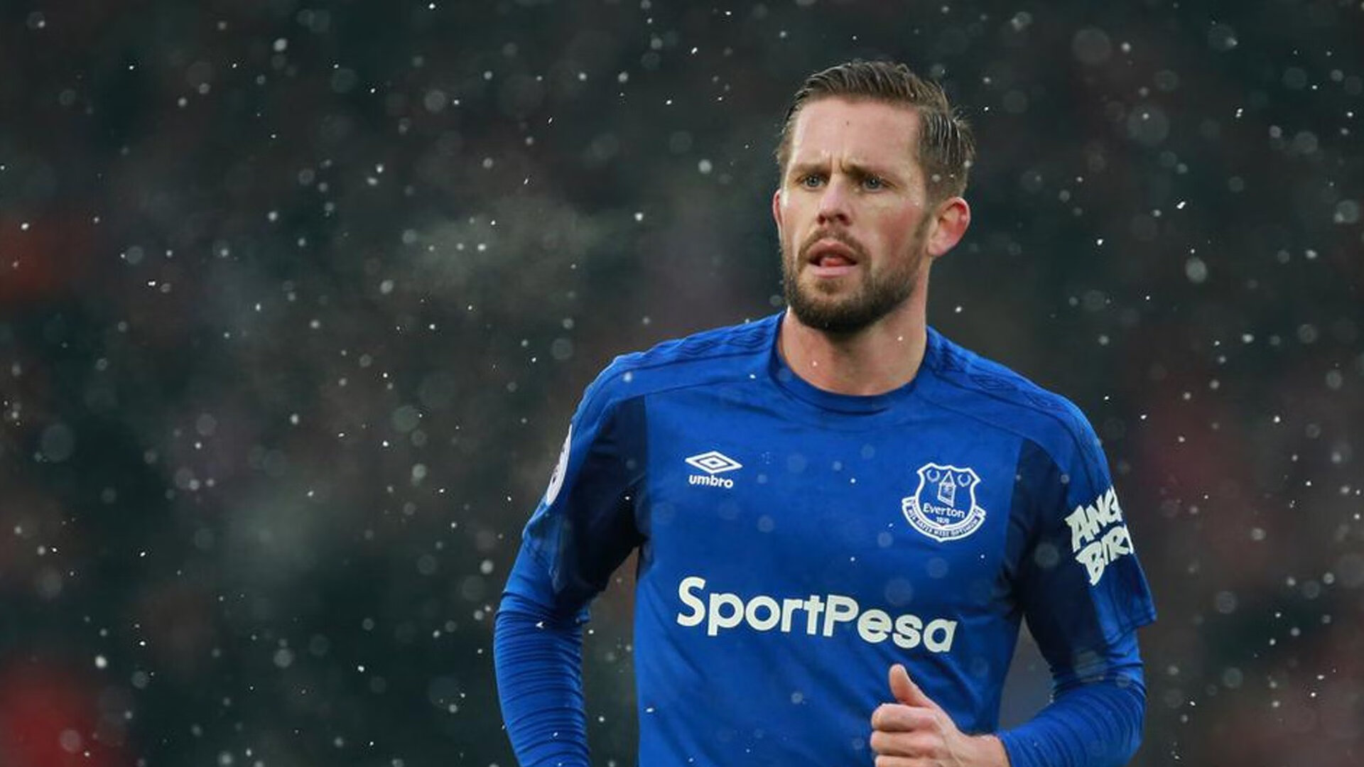 九游游戏中心-格鲁塞100米蝶泳全程领先抢眼，格鲁塞特